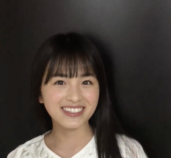 振り向きからの自己紹介